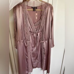 Victoria secret pink robe and slip